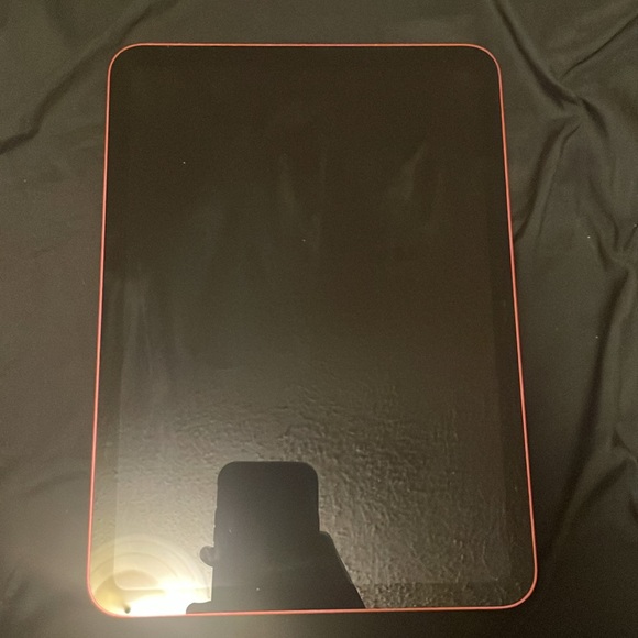 Pink iPad 10th generation 64gb - Picture 3 of 3